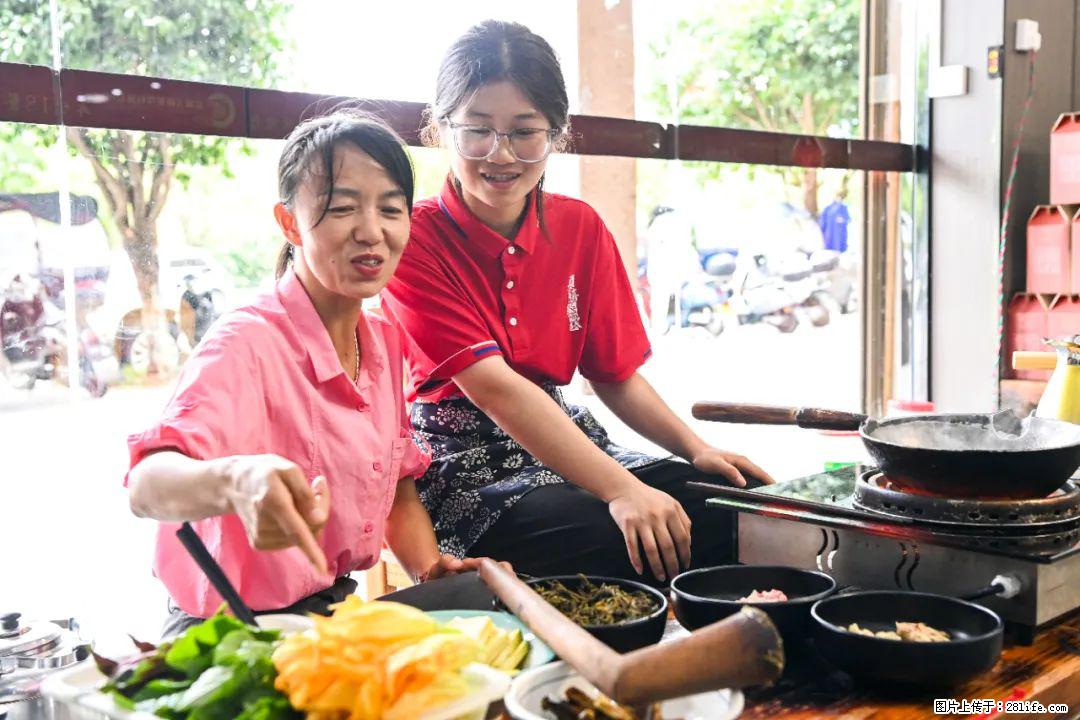 全网追的“扁担女孩”，找了一份暑假工，时薪12元 - 韶关生活资讯 - 韶关28生活网 sg.28life.com
